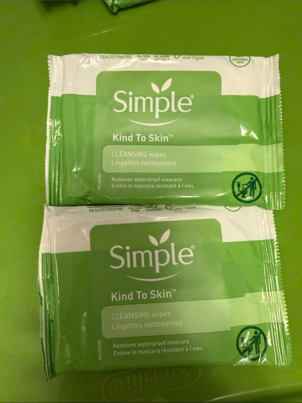 2 pack Simple Kind To Skin Cleansing Wipes – Light Green Packets